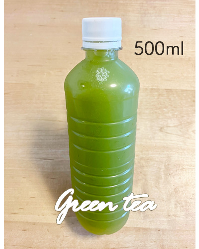 ペットボトルの緑茶の写真